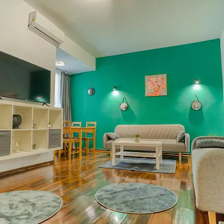 Hacienda Romana - Center 2bdr