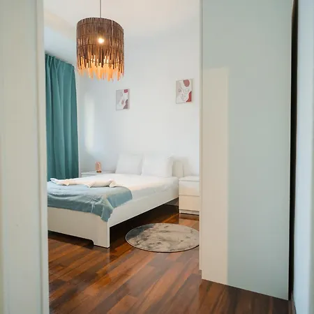 Hacienda Romana - Center 2bdr *